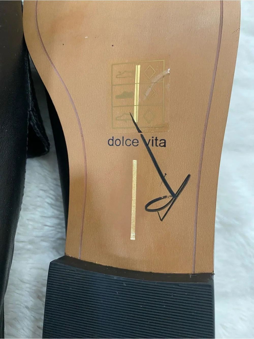 Dolce Vita sleek slip